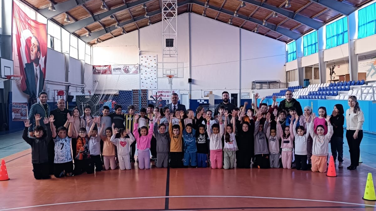MİNİK ÖĞRENCİLER SPORA İLK ADIMINI ATTI
