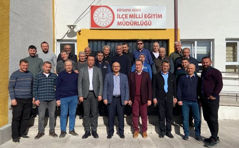 GEDİZ İLÇE MİLLÎ EĞİTİM MÜDÜRÜ MAHMUT BAHADUR’A VEDA PROGRAMI DÜZENLENDİ