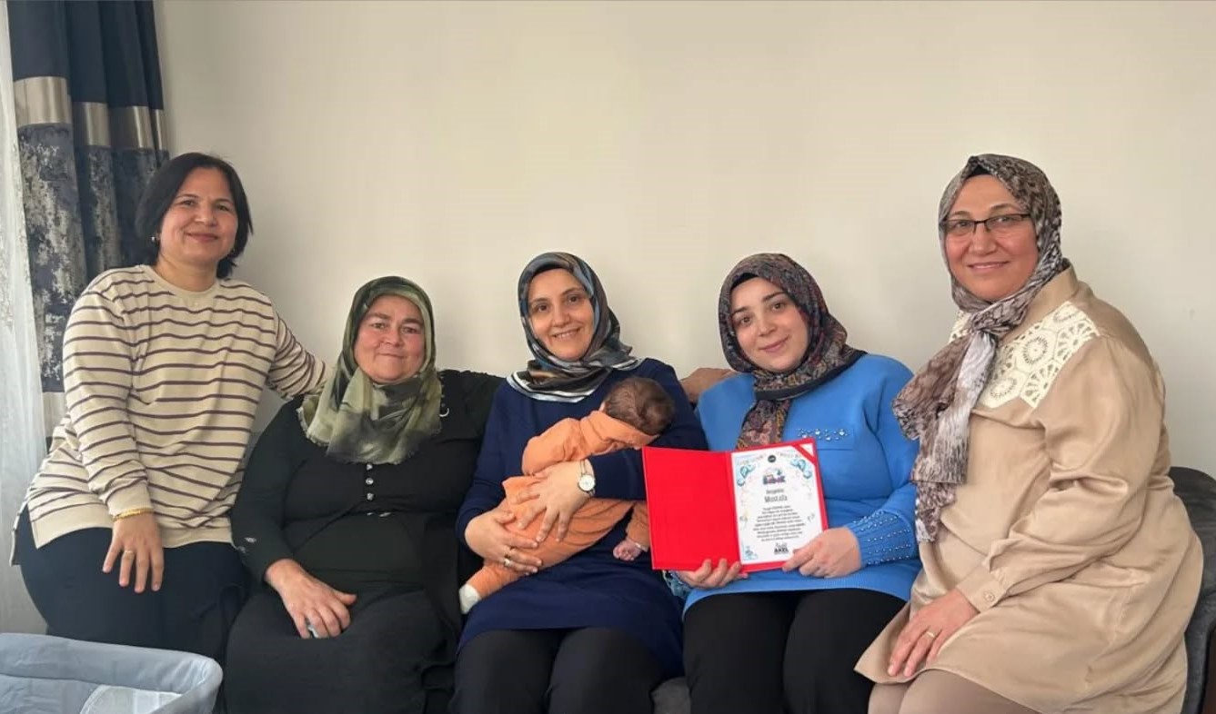 GEDİZ BELEDİYESİ YENİ DOĞANLARIN YANINDA OLMAYA DEVAM EDİYOR