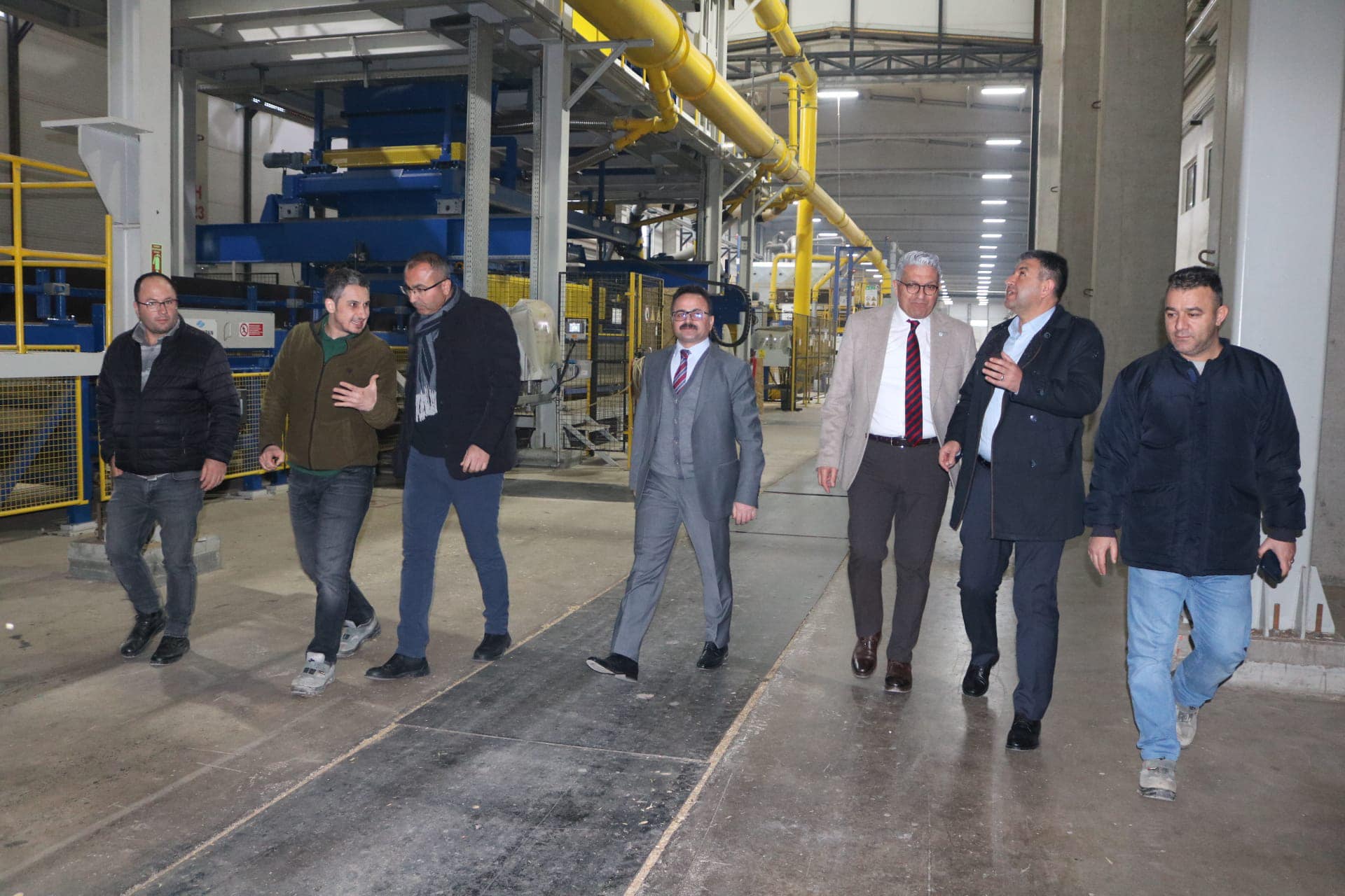 Gediz OSB’de Küpeliler Fabrikasına Ziyaret: İlçeye Katma Değer Sağlayacak Yatırım
