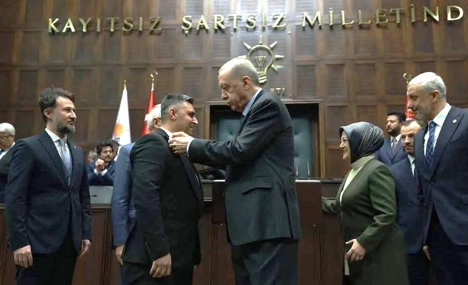 Yenikent Belediye Başkanı AK Parti’ye Geçti