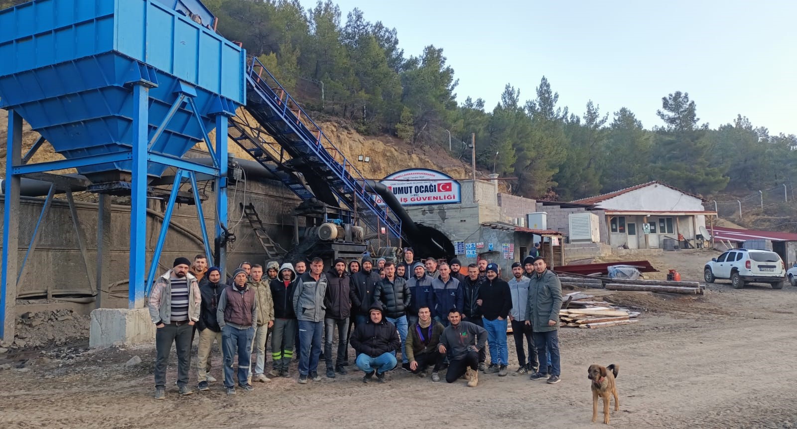 GÖKLER BELDESİ’NDE MADEN İŞÇİLERİ GREVE BAŞLADI