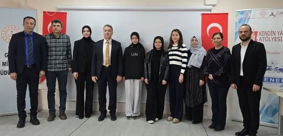 GEDİZ’DE İSTİKLÂL MARŞI’NI GÜZEL OKUMA YARIŞMASI DÜZENLENDİ