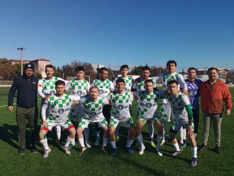 ALTINKENT SPOR MAÇINDA HAKEM KRİZİ: BAŞKANLARDAN SERT TEPKİ