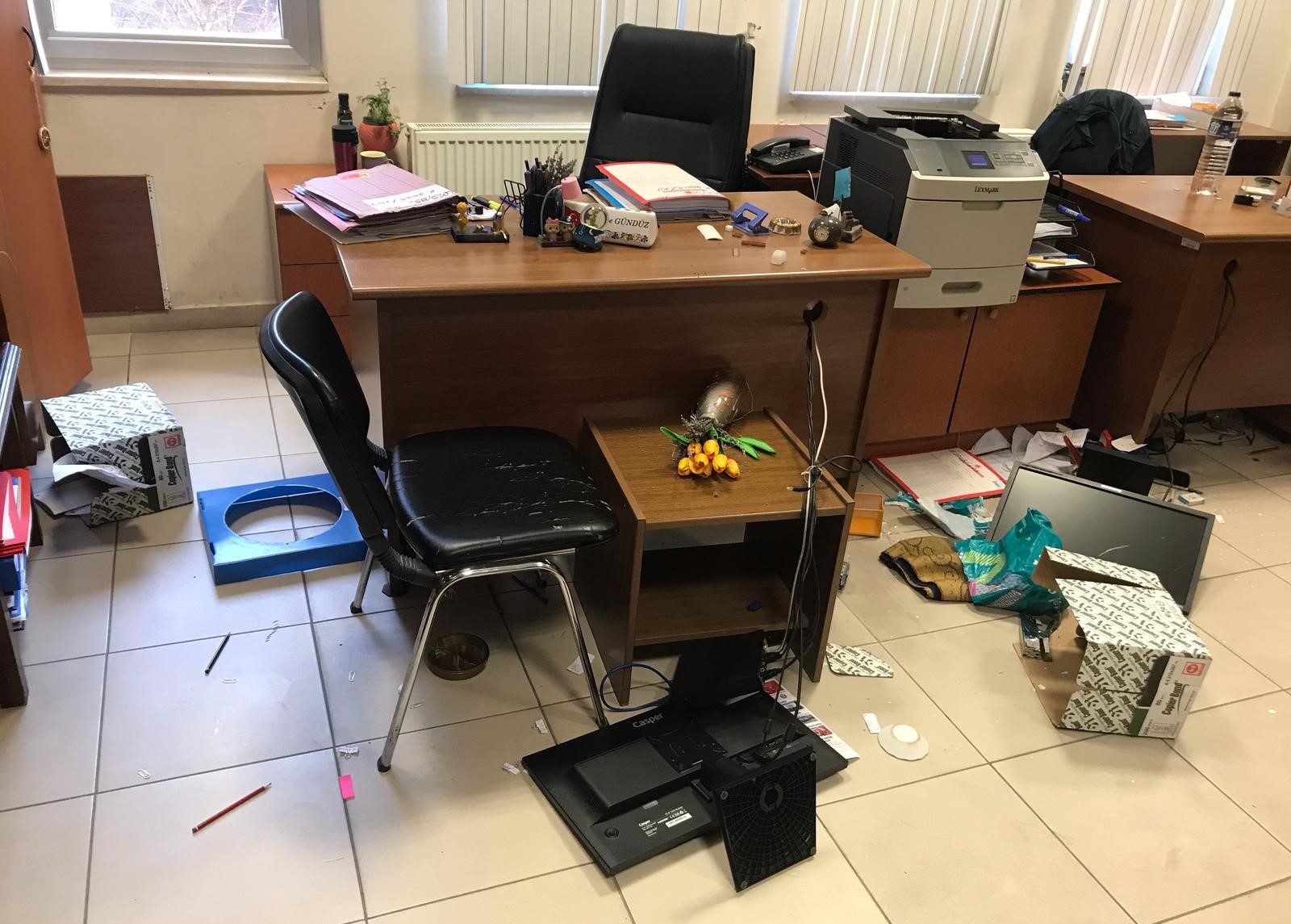 Gediz Adliyesinde Saldırı Girişimi: Can Kaybı Yok, Maddi Hasar Var