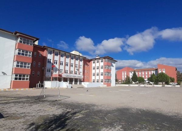 Gediz BİLSEM ve Gediz Fen Lisesi TÜBİTAK Yarışmasına Katılmaya Hak Kazandı