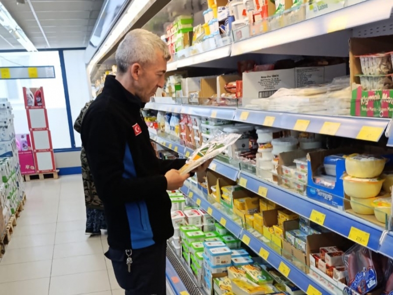 Gediz’de Market Denetimleri Aralıksız Sürüyor