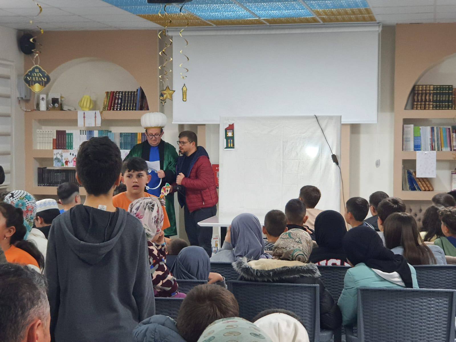 Serdar Camii’nde Teravih – Çocuk Buluşması Gerçekleştirildi