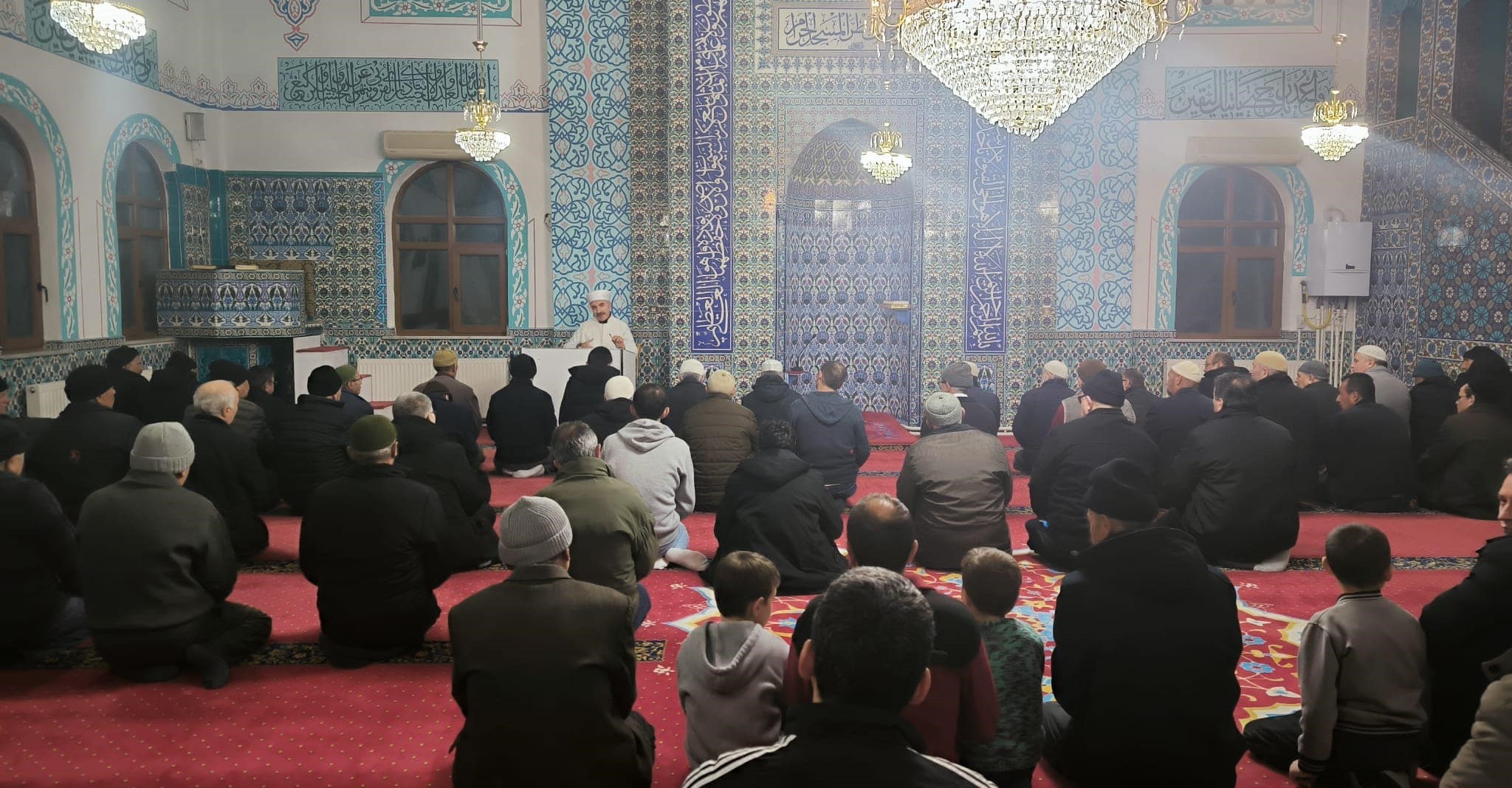 GEDİZ’DE RAMAZAN COŞKUSU: İLK TERAVİH NAMAZINA YOĞUN İLGİ