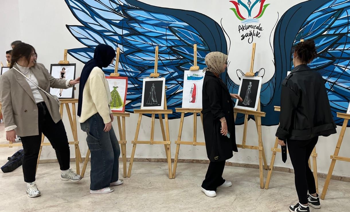 ÖĞRENCİLERİN ÇIKTILARINDAN OLUŞAN SERGİ BÜYÜK İLGİ GÖRDÜ