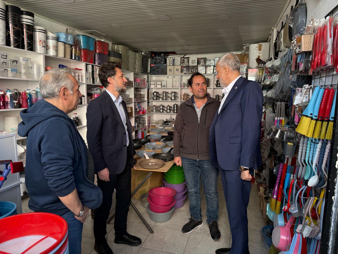 AK Parti Milletvekili Adil Biçer Gediz’de Esnafı Dinledi