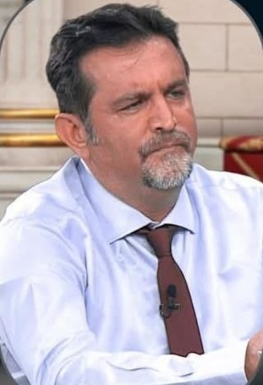 DUMLUPINAR ÜNİVERSİTESİ ÖĞRETİM ÜYELERİNDEN GEDİZLİ DOÇ. DR. HAKAN DEĞİRMENCİ’NİN ÜÇÜNCÜ KİTABI “KALBİN NAHİF SESİ: ŞERİF BENEKÇİ” YAYIMLANDI