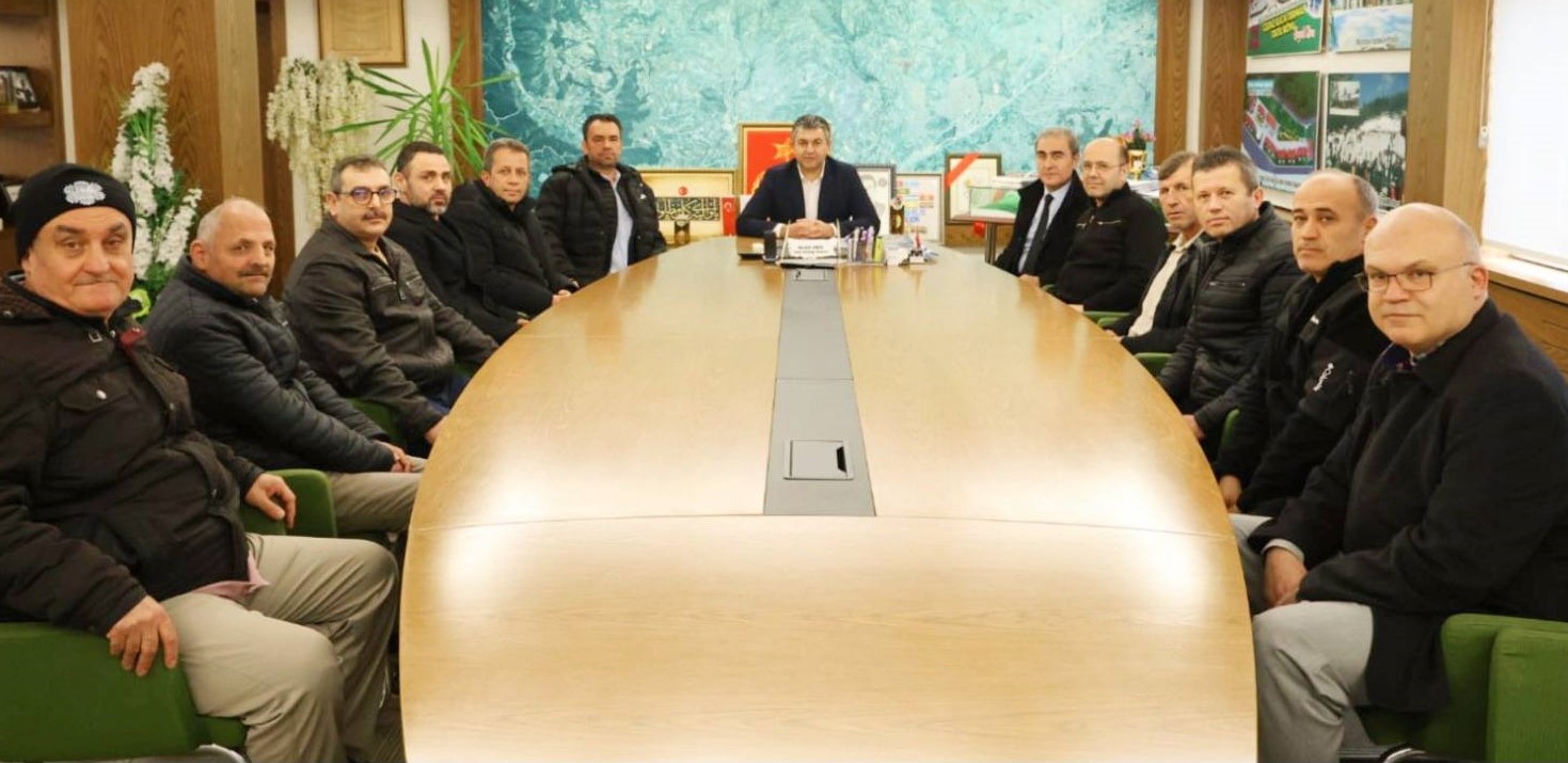 Gediz Belediye Başkanı Akel’den Emekli Personele Vefa Plaketi