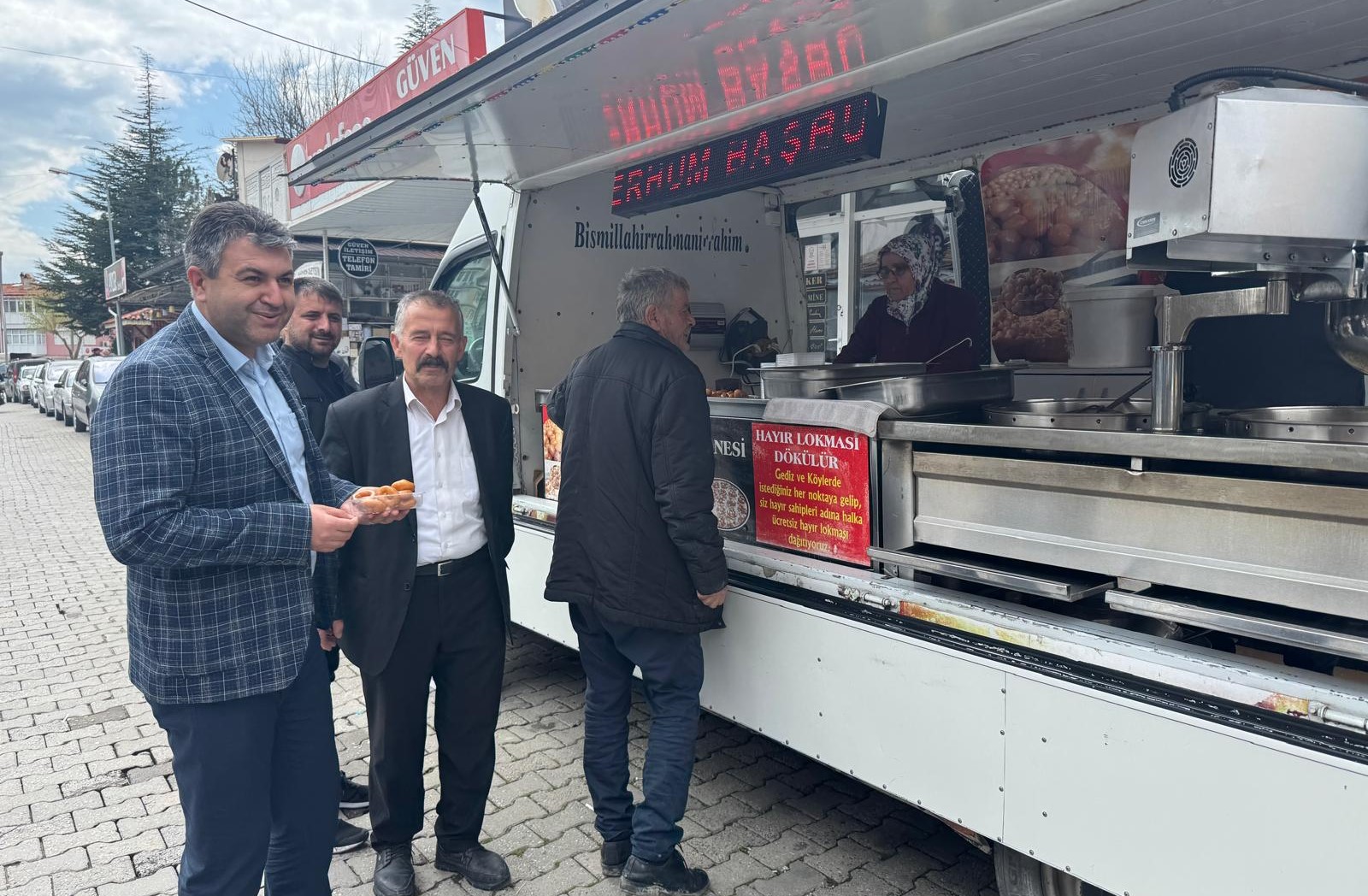 Gediz MHP’den Alpaslan Türkeş Anısına Lokma İkramı