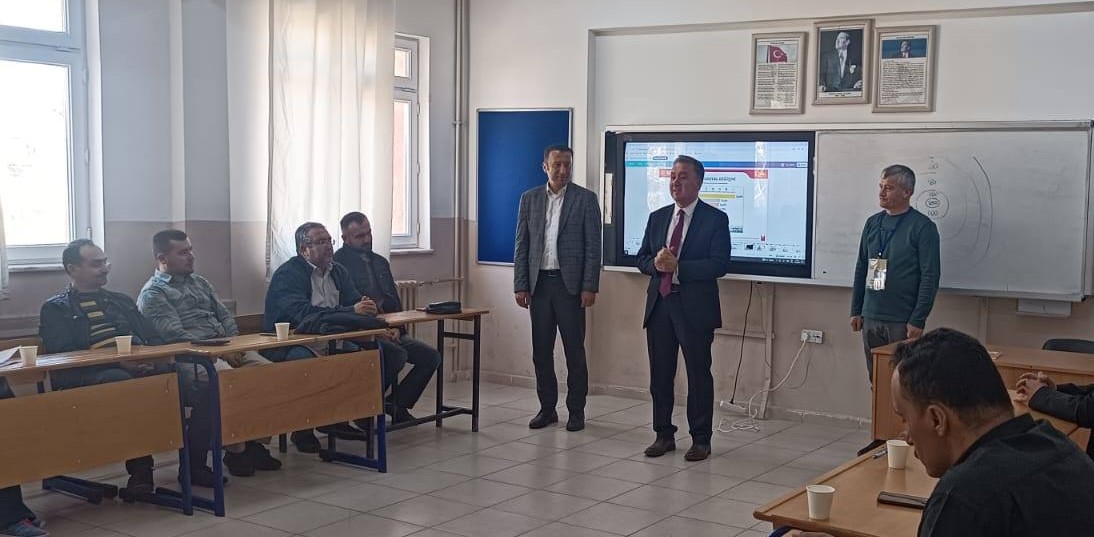 Gediz’de “Din, Ahlak ve Değer Öğretimi Seminerleri” Düzenlendi