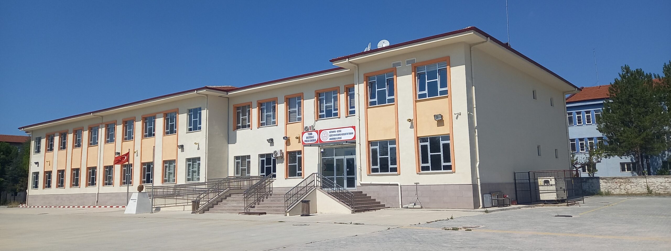 Gediz’de Okulda Ücretsiz Dağıtılan Ayran Öğrencileri Zehirledi