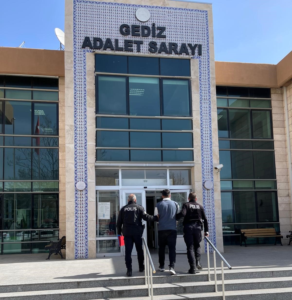 Gediz’de 9 Yıl Hapis Cezası Bulunan Firari Yakalandı