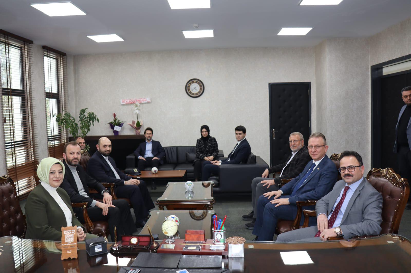 AK Parti Kütahya Heyetinden Gediz Kaymakamı Alkan’a Ziyaret ve Muhtarlarla Toplantı