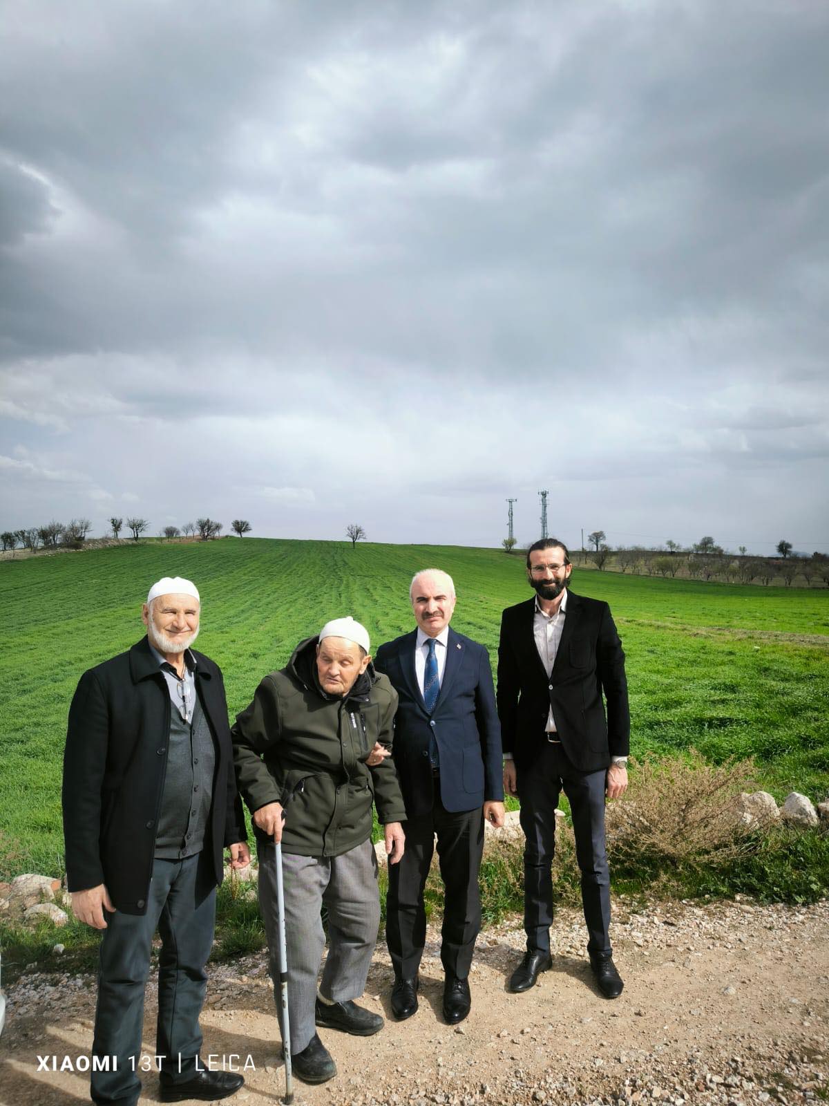 Gediz’de Hayırsever Çiftten Örnek Davranış: 13 Dönüm Tarlayı Diyanet Vakfı’na Bağışladılar