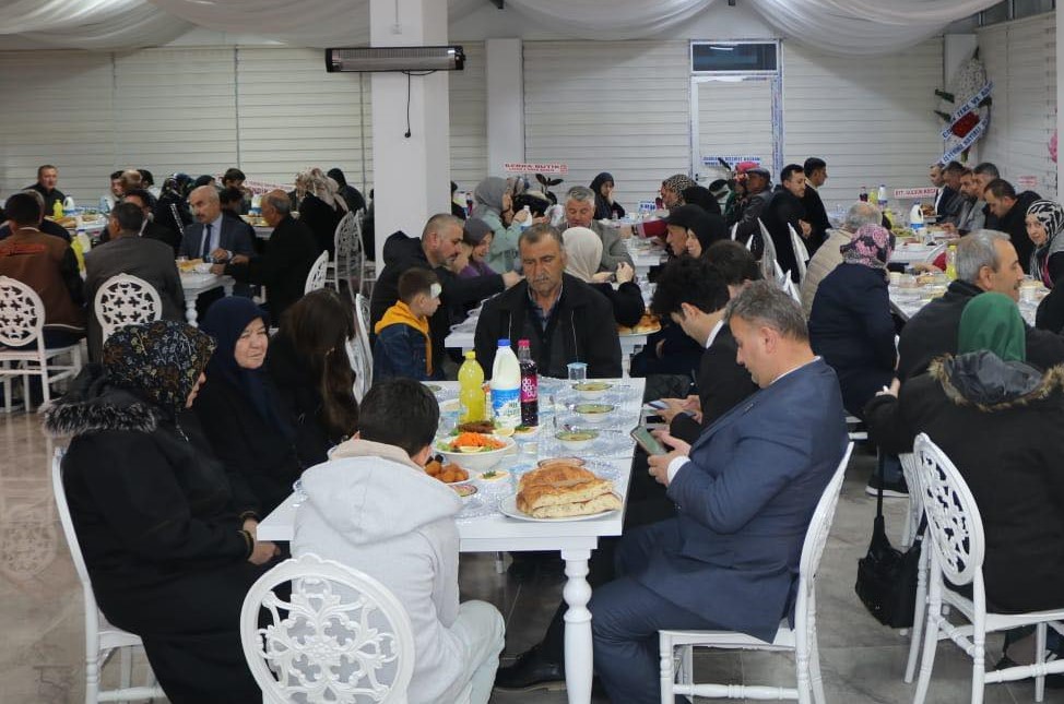 Gediz’de Şehit Aileleri ve Gaziler İftar Sofrasında Buluştu