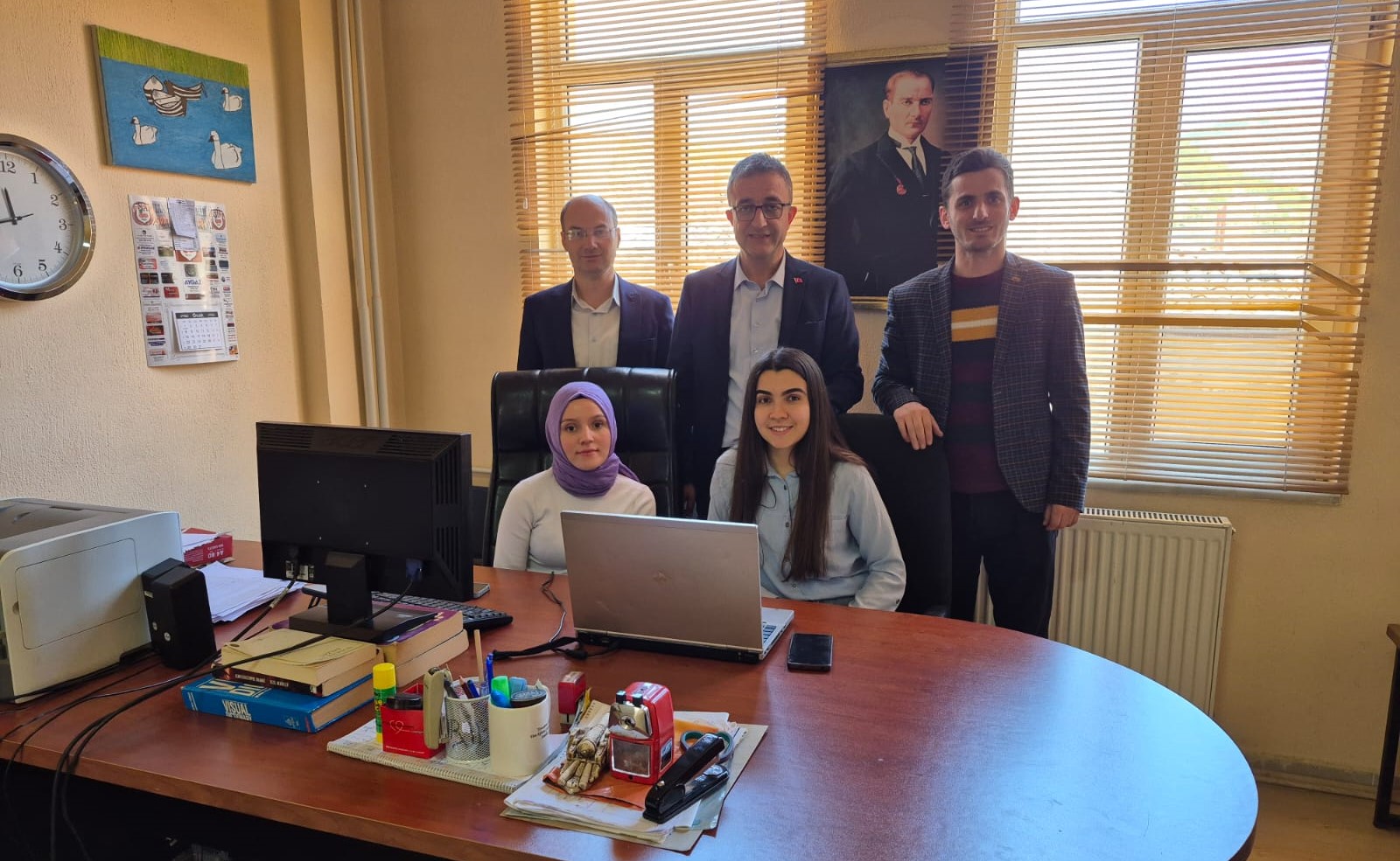 Şaphane MYO Sosyal Hizmet Öğrencilerinden Uluslararası Sempozyumda Başarılı Bildiri Sunumu