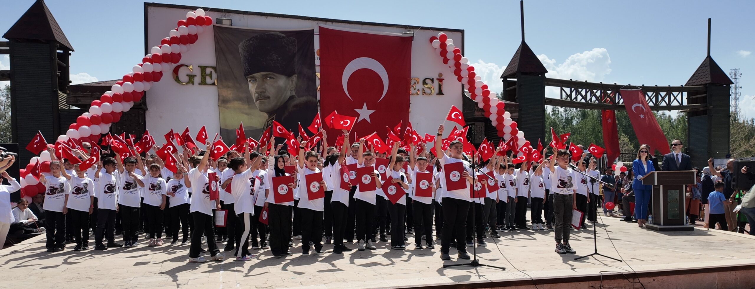 Gediz’de 23 Nisan Coşkusu Adnan Menderes Yaşam Parkı’nda Zirveye Ulaştı