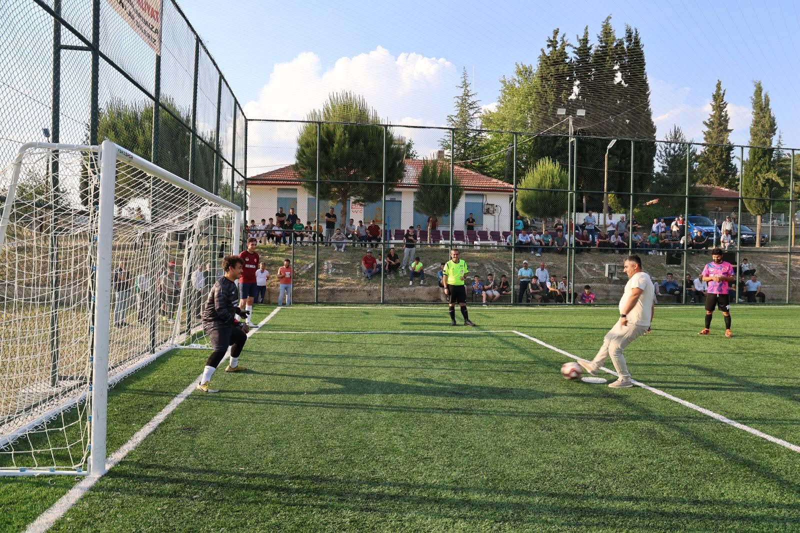 Yenikent’te Halı Saha Heyecanı Yeniden Başlıyor: İkinci Turnuva İçin Kayıtlar Açıldı