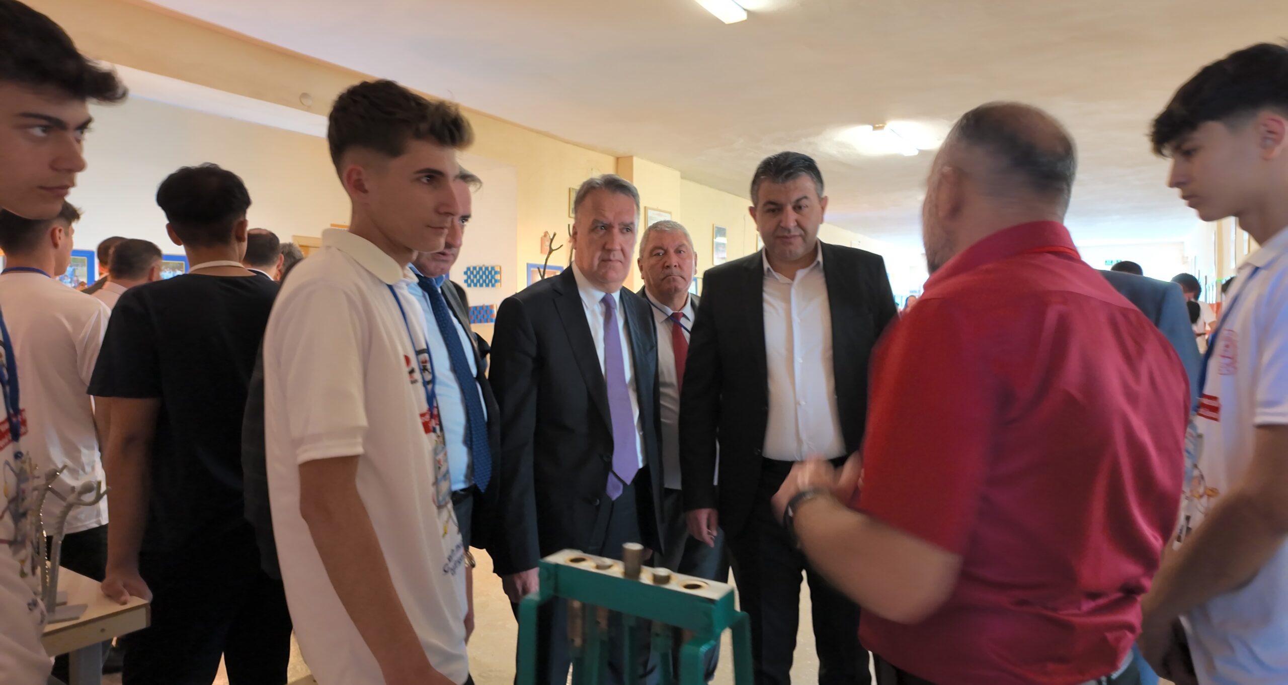 Yunus Emre MTAL’de TÜBİTAK 4006 Bilim Fuarı Coşkusu!