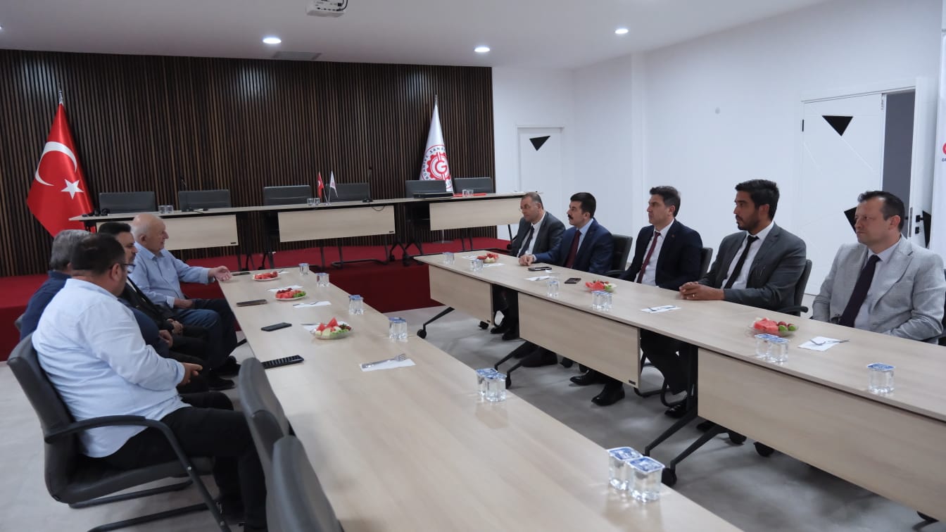 KSBÜ Rektörü Tekin’den Gediz’e Ziyaret: Eğitim, Sanayi ve İş Birliği Değerlendirmeleri