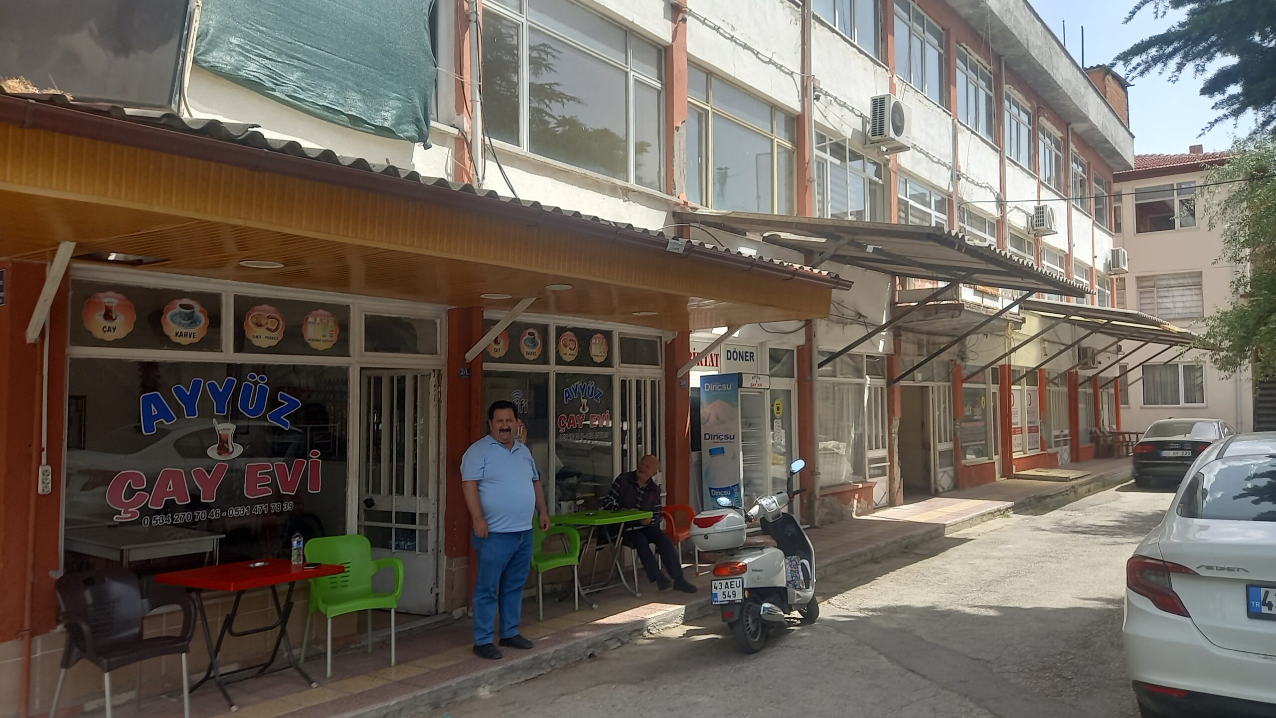 Gediz’de Depreme Dayanıksız Kızılay Binası Yıkılıyor