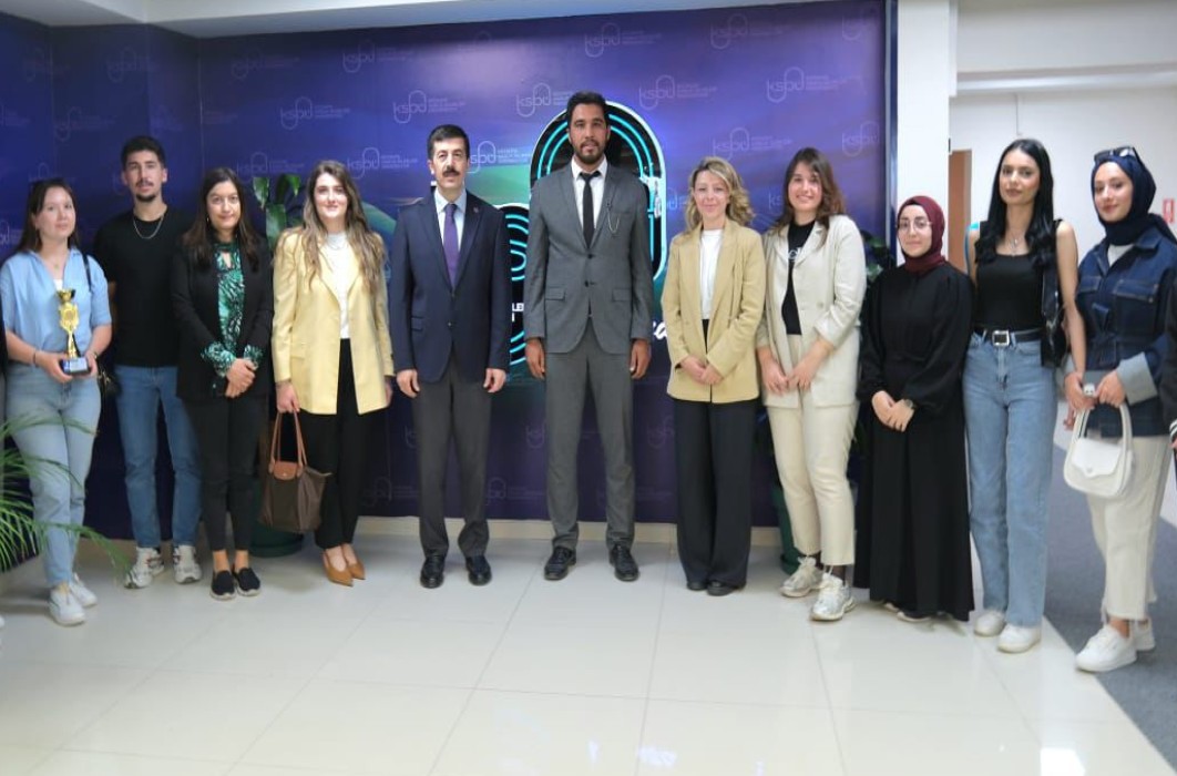 Kütahya Sağlık Bilimleri Üniversitesi Gediz SHMYO’dan Bilim ve Başarı Rüzgarı