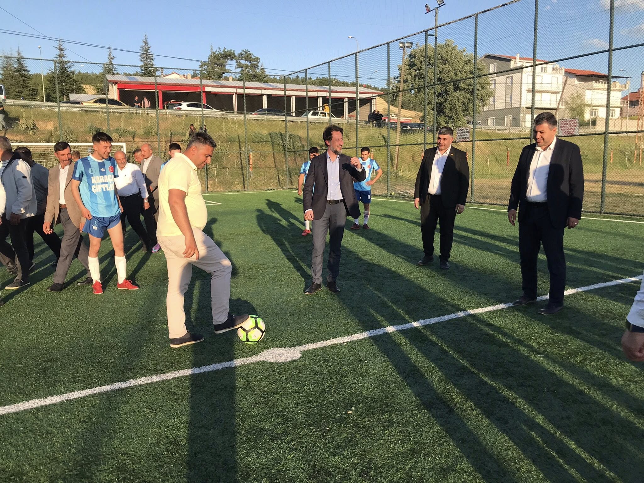 Yenikent’te Geleneksel Halı Saha Turnuvası Başladı: Birlik ve Beraberlik Mesajı