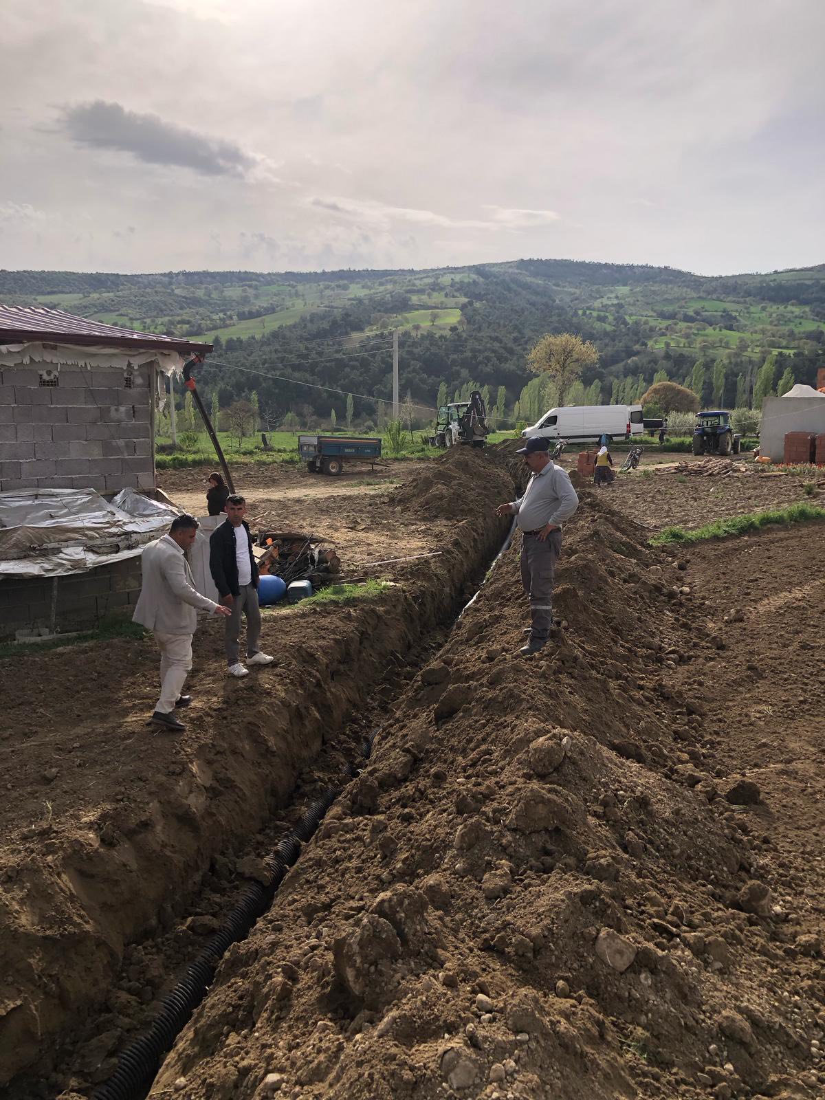Yenikent’te Altyapı Seferberliği Sürüyor: Gölcük Mahallesi’nde Kanalizasyon Çalışmaları Başladı
