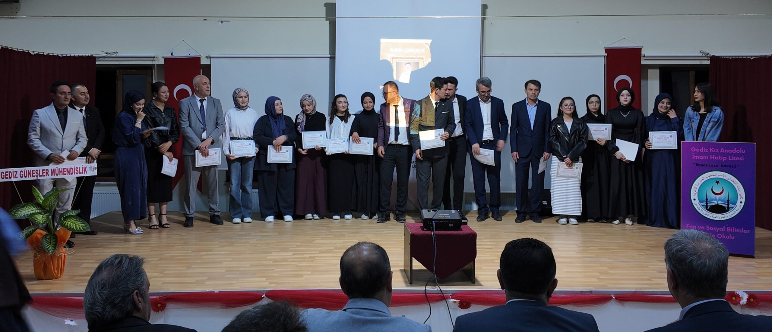 Kırık Çerçeve Kısa Filmi Gediz’de Gala Yaptı