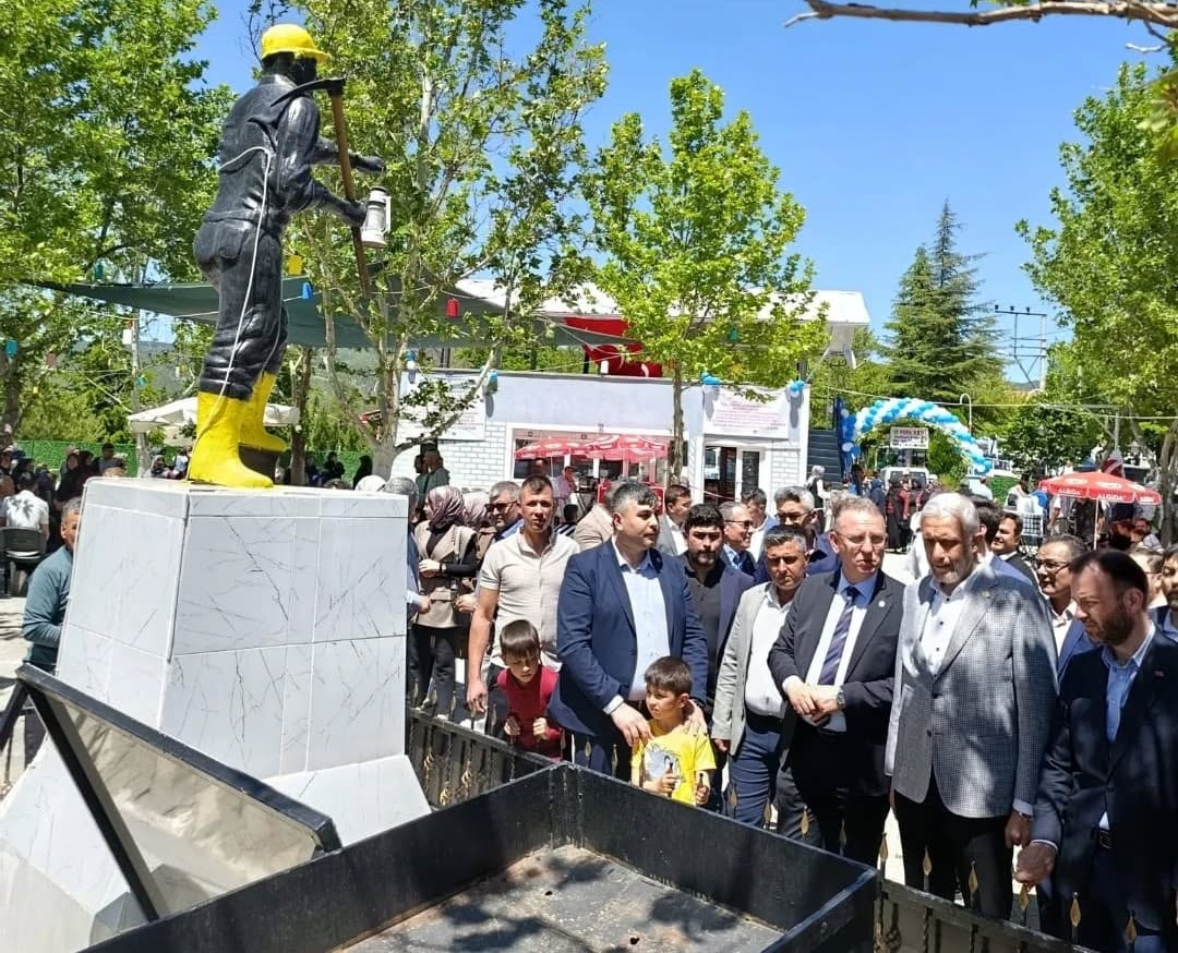 Gökler Beldesinde “Murat Bardakçı Madenci Parkı” Dualarla Açıldı