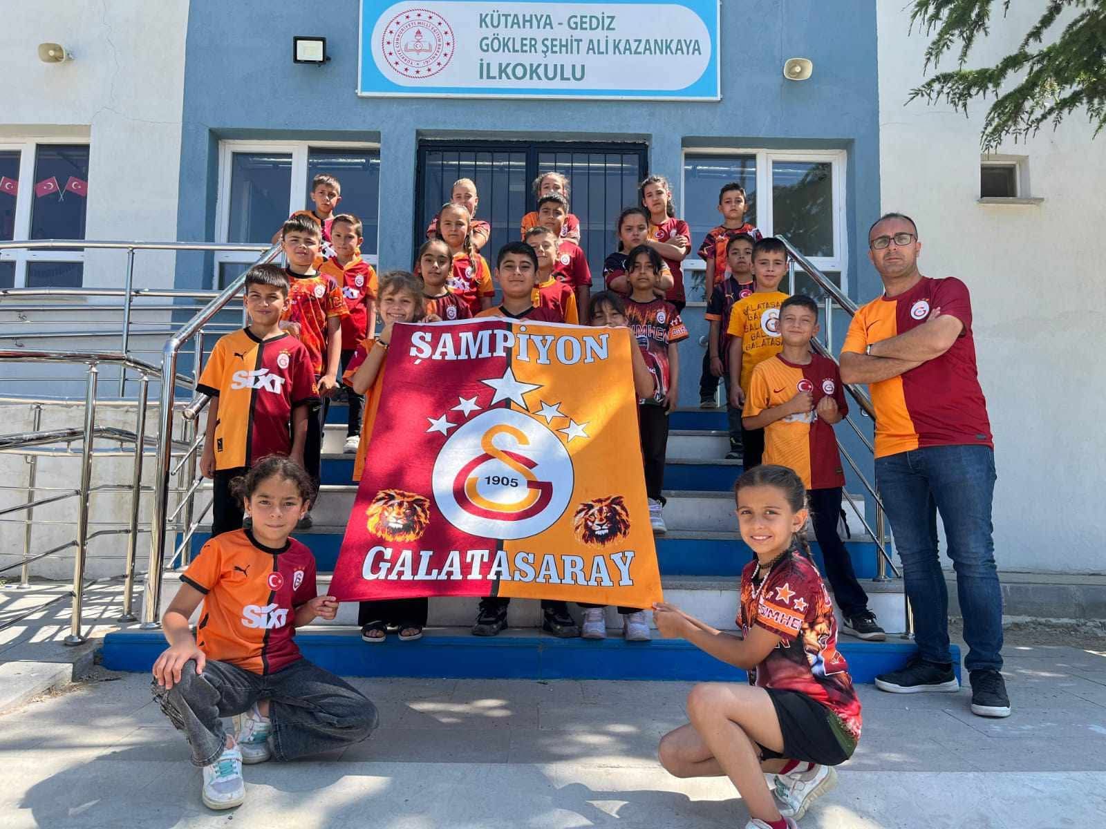 Gediz Gökler’den Şampiyonluk Kutlaması: İlkokul Öğrencileri “Pode Sentar” İle Sanal Alemi Salladı!