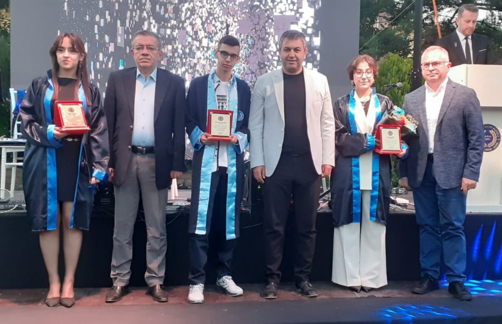 Mustafa Necib Alayeli Anadolu Lisesi Öğrencileri Mezuniyet Coşkusu Yaşadı