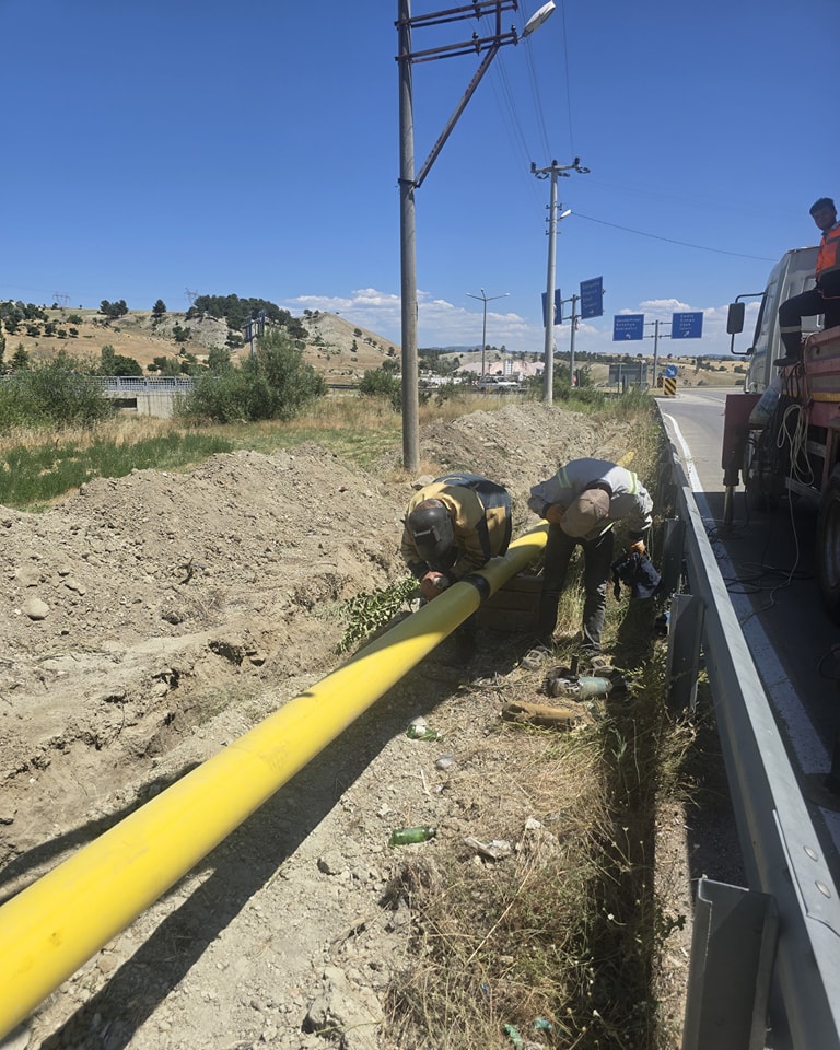 Eskigediz’e Doğalgaz Ana Hat Boruları Döşenmeye Başlandı
