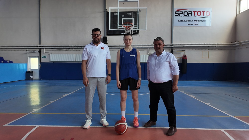 Milli Basketbolcu Büşra Akgün, Yeni Sezona Memleketi Gediz’de Hazırlanıyor: “Sağlıklı Bir Sezon Geçirmek Hedefim”