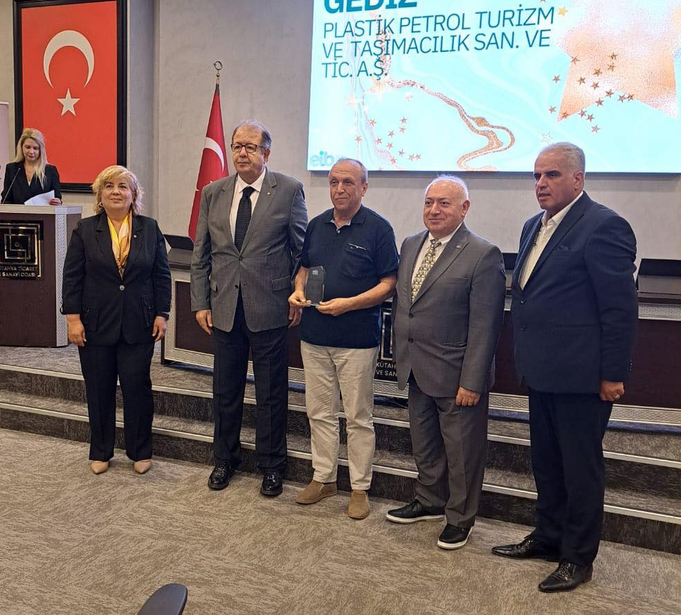 Gediz Plastik A.Ş.’ye İhracat Katkısı Plaketi Takdim Edildi