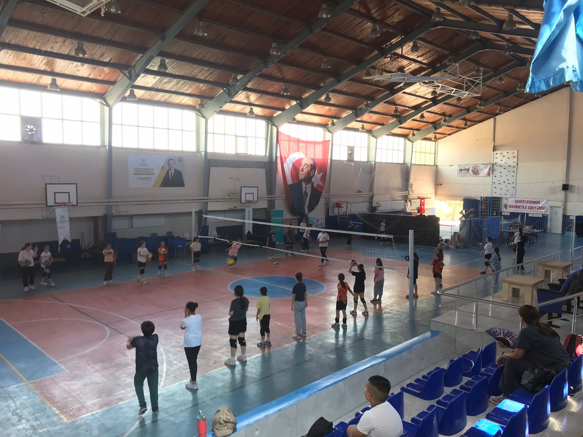 Gediz’de Yaz Spor Okulları Başladı: Gençler Spora Akın Ediyor!