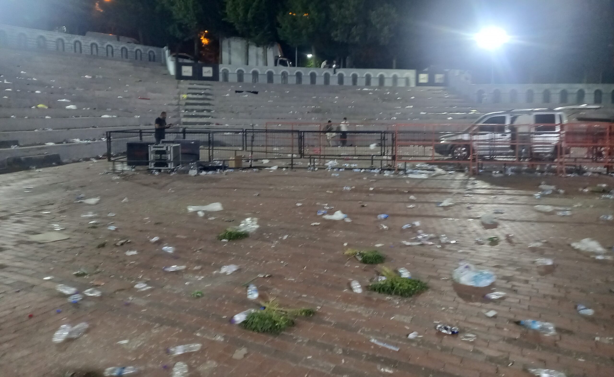 Semicenk Konseri Sonrası Gediz Amfi Tiyatro Çöp Yığınına Döndü