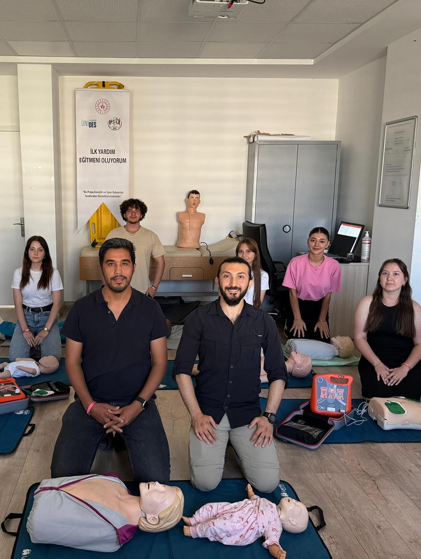 Gediz’de UNİDES Projeleri Başarıyla Tamamlandı: Gençler Sosyal Sorumlulukla Buluştu!