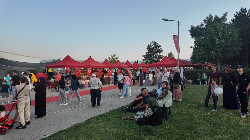 Gediz 21. Geleneksel Tarhana Festivali Coşkulu Başlangıçla Kapılarını Açtı