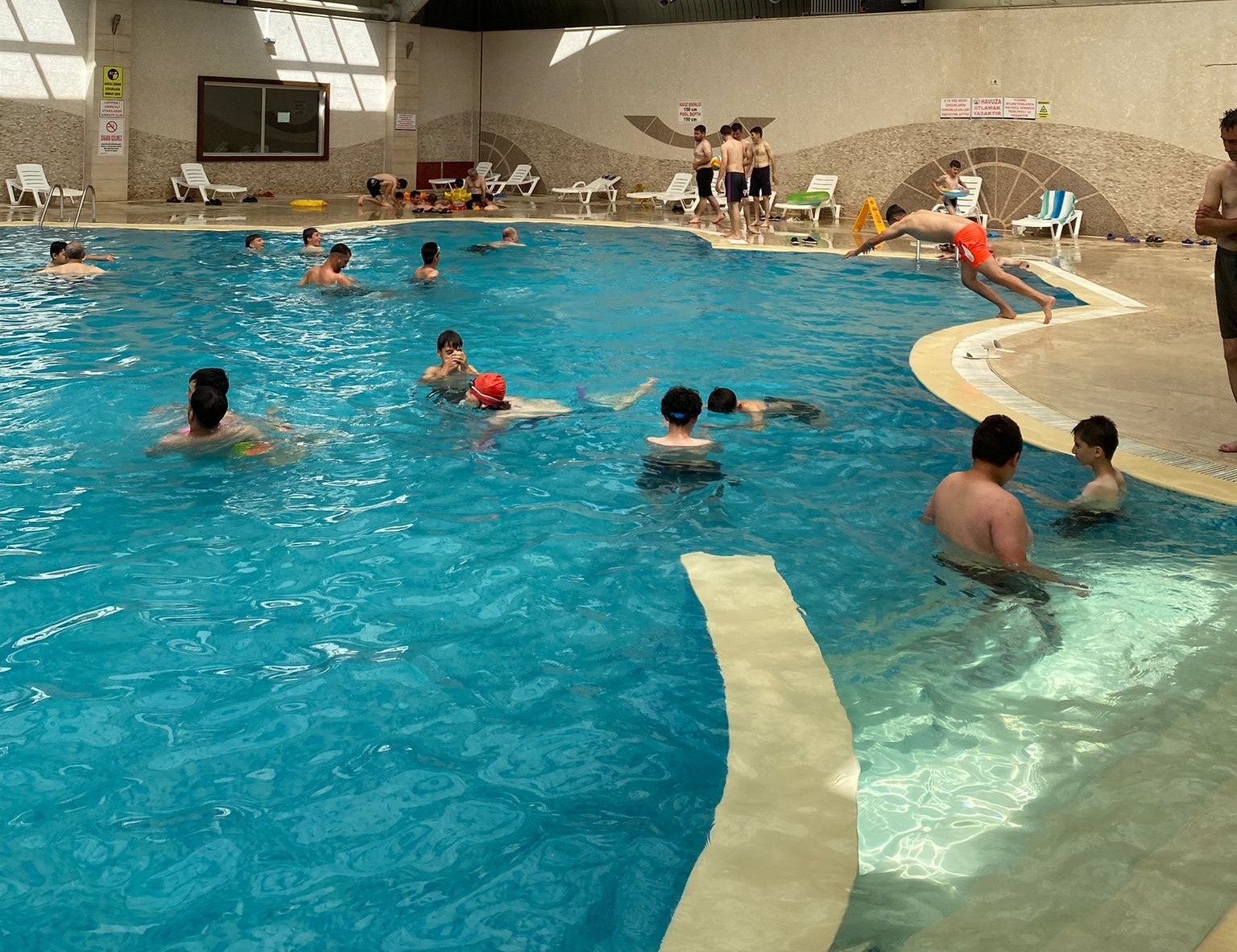 Gediz Belediyesi’nden Öğrencilere Karne Hediyesi