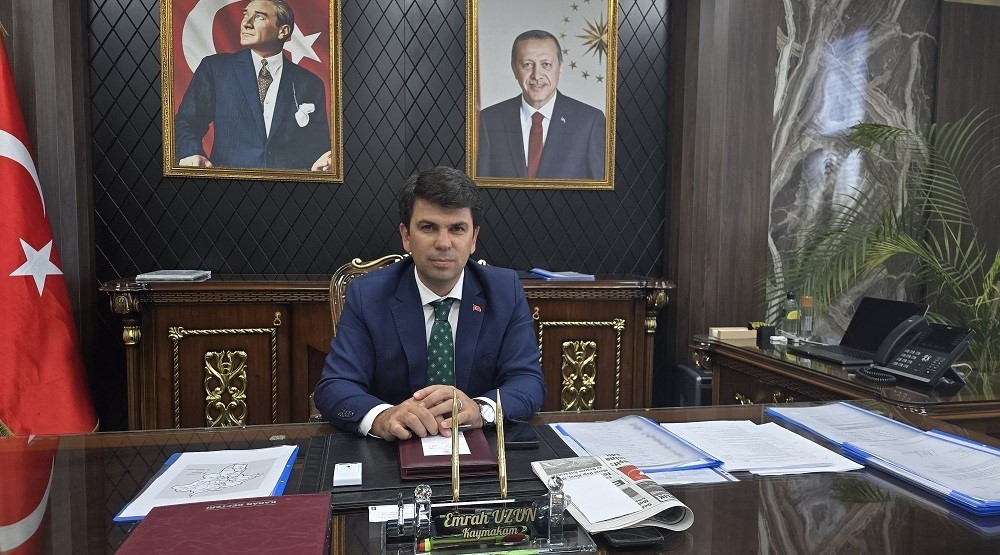 Gediz Yeni Kaymakamına Kavuştu: Emrah Uzun Görevine Başladı