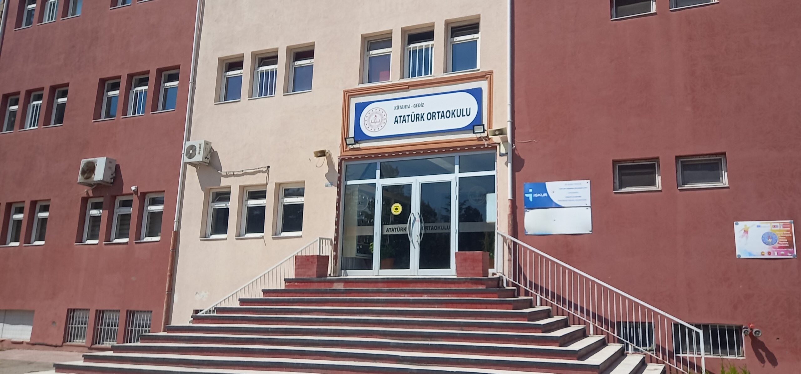 Gediz’de Ortaöğretime Yerleştirme Sonuçları Açıklandı