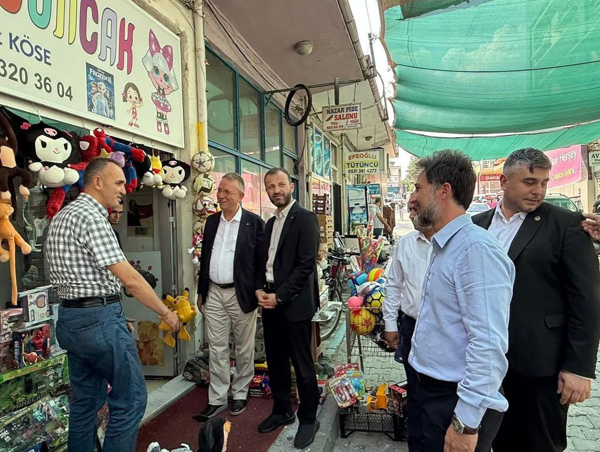 AK Parti Milletvekilleri Gediz Esnafını Ziyaret Etti