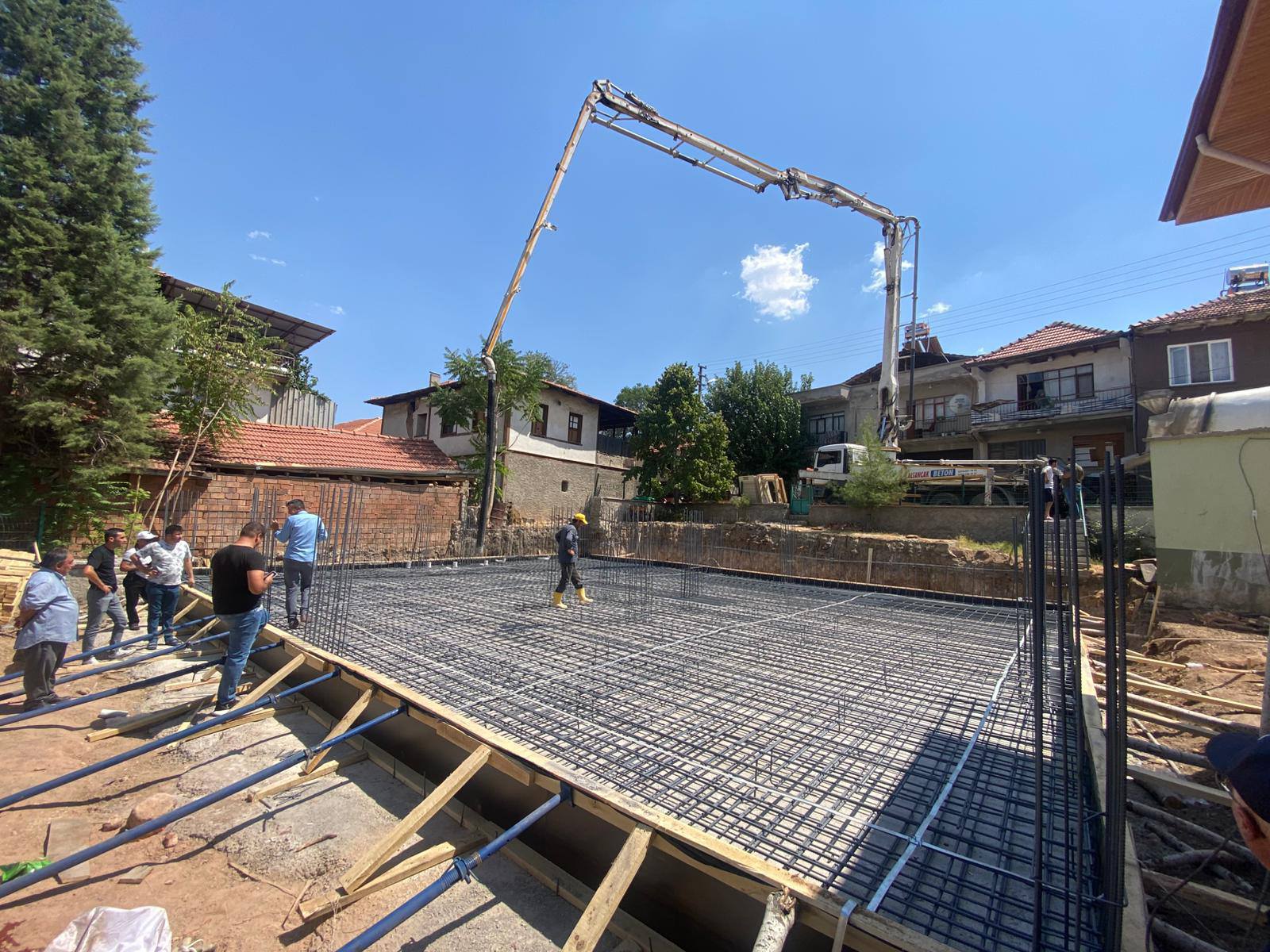 GEDİZ’İN ERDOĞMUŞ KÖYÜNDE  KUR’AN KURSU VE LOJMAN İÇİN İLK ADIM ATILDI