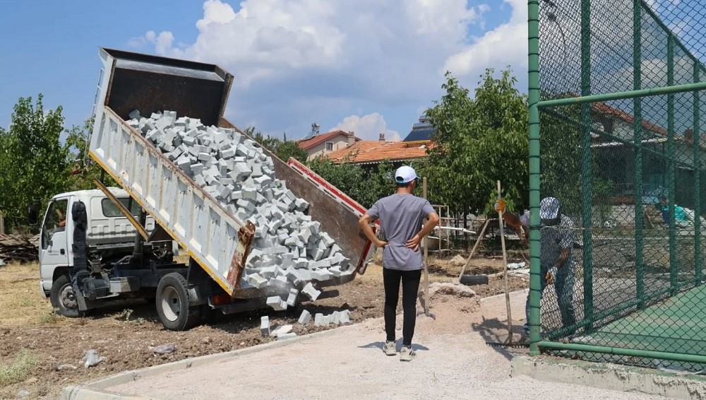 Gediz Söğüt Parkı Yenileniyor: Vatandaşlar İçin Yeni Yaşam Alanları Oluşturuluyor